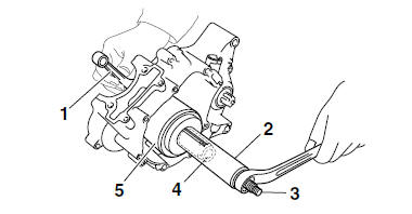 Installing the crankshaft